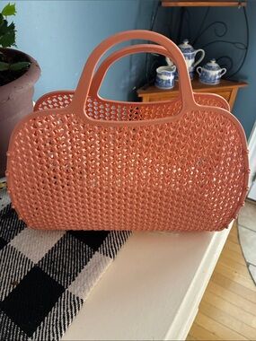 Coral Woven Tote Bag - Lightweight Casual Handbag. Plastic